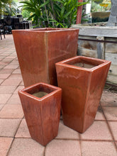 Load image into Gallery viewer, Mendocino Wythfield Square Planter Pot