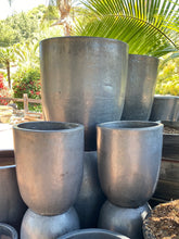 Load image into Gallery viewer, Ladera Hollowcreek Round Planter