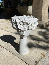 Load image into Gallery viewer, Assorted Head Planter Statues
