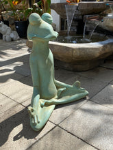 Load image into Gallery viewer, Frog Statue