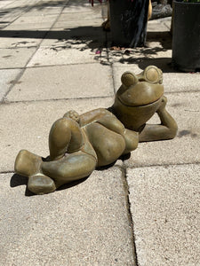 Beach Frog Statue