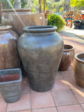 Load image into Gallery viewer, Wes Ceramics Anzio Urn Pot