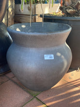Load image into Gallery viewer, Wes Ceramics Maceton Pot